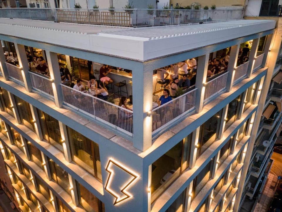 Property building, Balcony/Terrace, Drinks