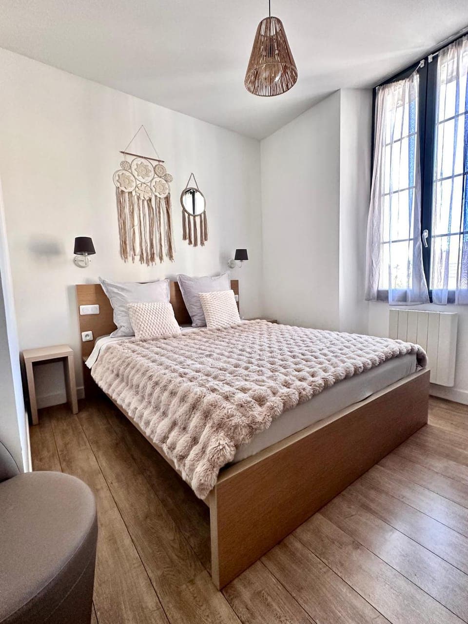 Bed, Photo of the whole room, Bedroom