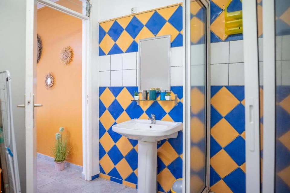 Shower, Toilet, Bathroom