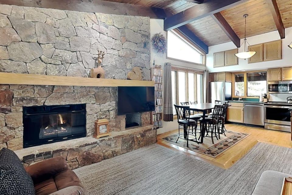 Timberline Condominiums 2 Bedroom plus Loft 2 Bath Standard Unit B3E House in Snowmass Village