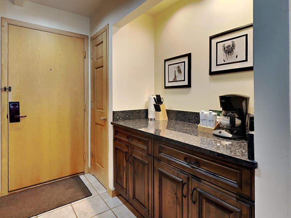Timberline Condominiums Studio Deluxe Unit 118 House in Snowmass Village