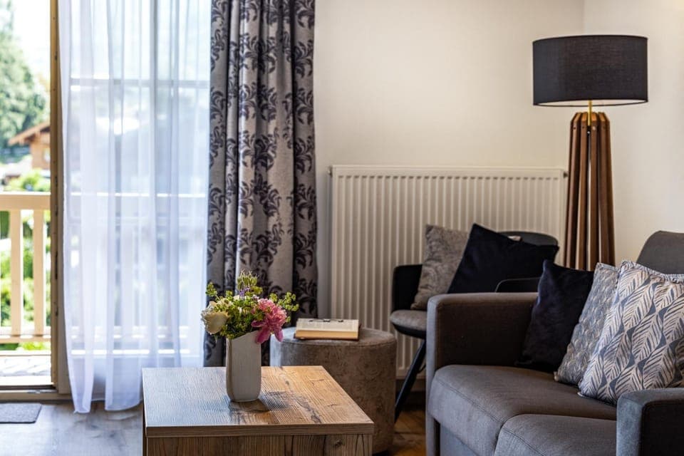 Living room, Decorative detail