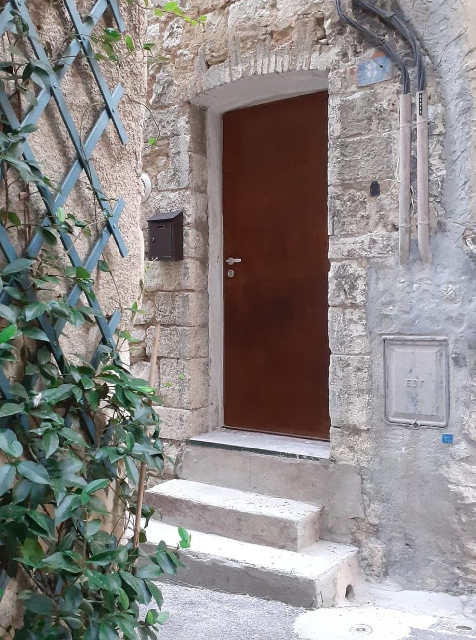 Property building, Area and facilities