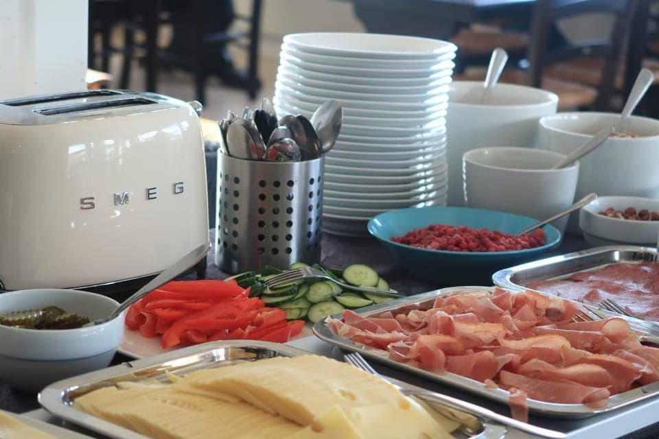 Breakfast, Buffet breakfast