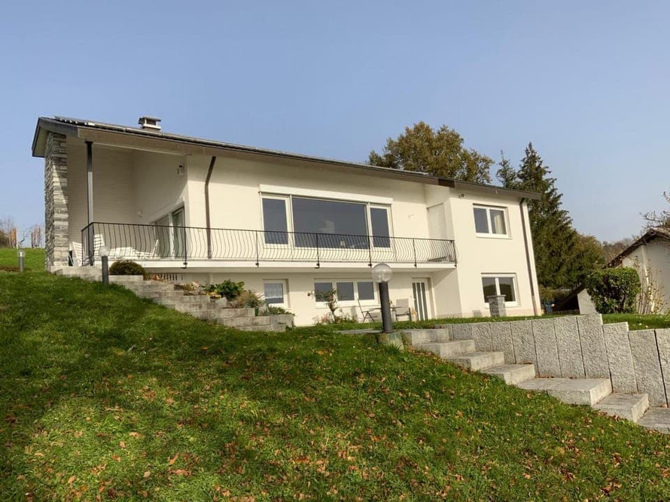 Facade/entrance, View (from property/room)