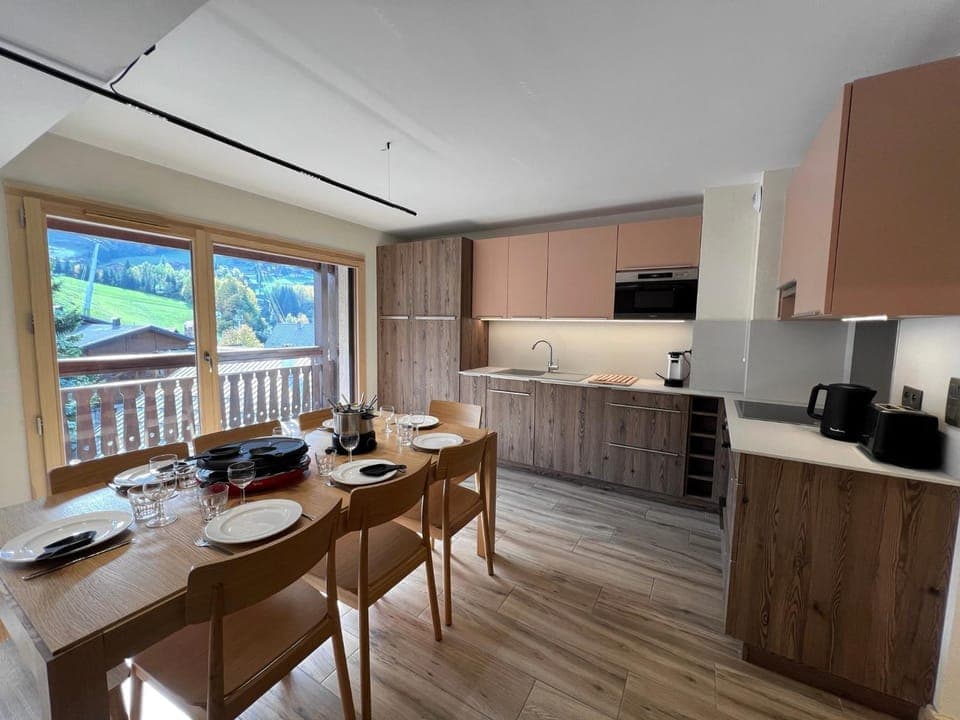 Coffee/tea facilities, Kitchen or kitchenette, Dining area, minibar, pet friendly, stove