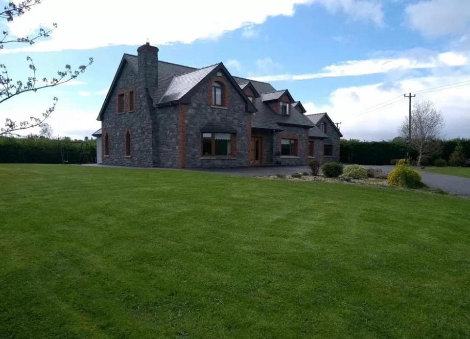 Carraig House Apartment in Longford
