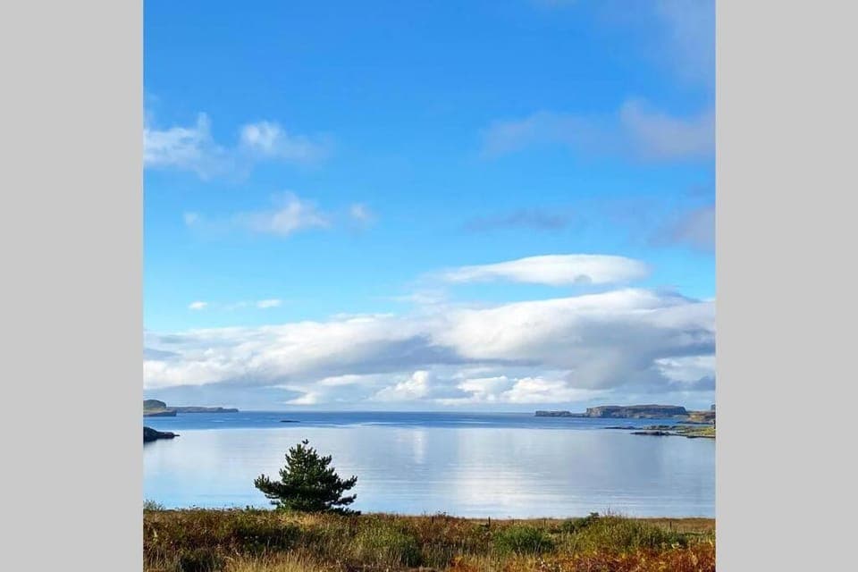 Property building, Garden, Garden view, Landmark view, Mountain view, Sea view