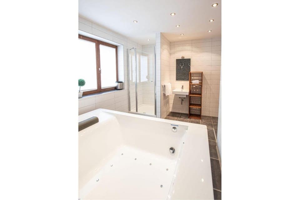 Shower, Swimming pool