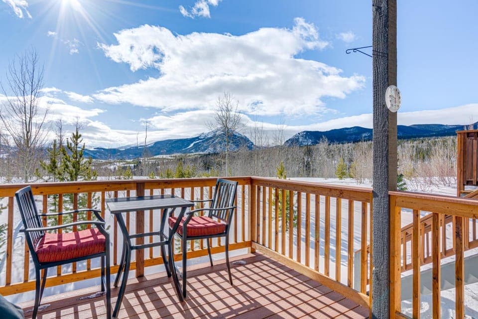 8 Mi to Keystone: Mtn-View Ski Retreat! House in Wildernest