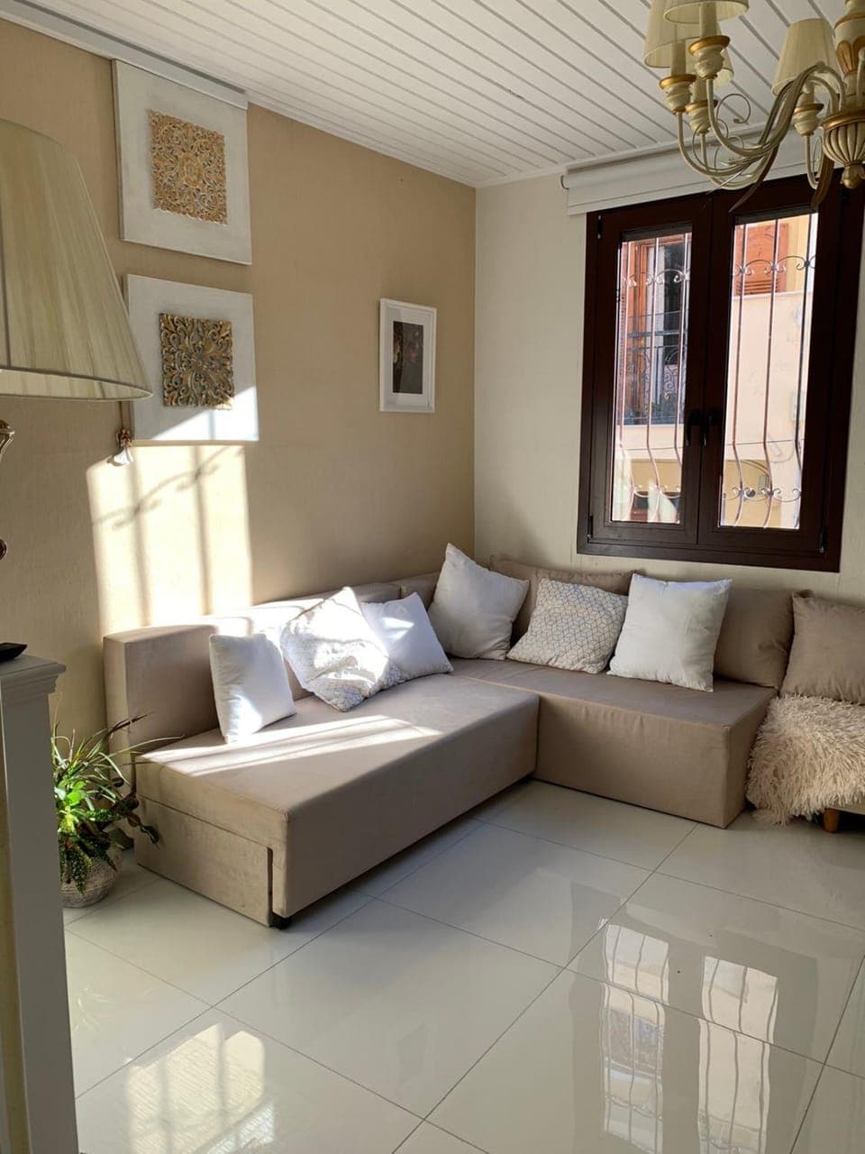 Living room, Seating area