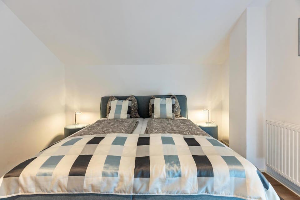 Living room, Bedroom