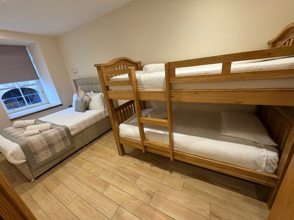 Bed, Bedroom, bunk bed