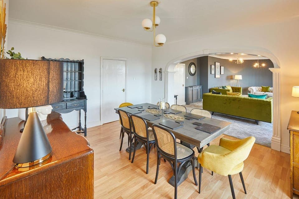 Living room, Dining area