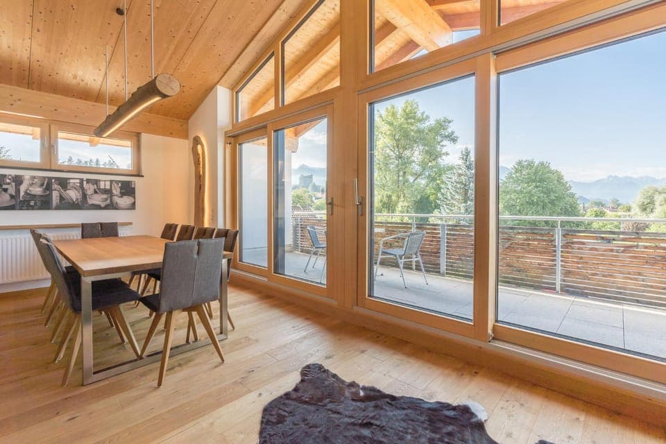 Balcony/Terrace, Living room, Dining area, Mountain view