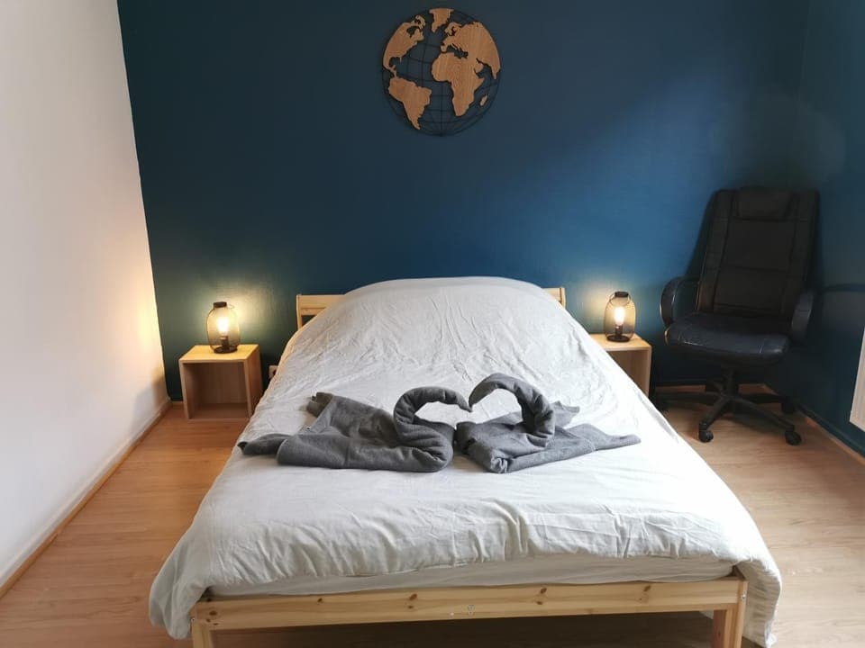 Bed, Bedroom