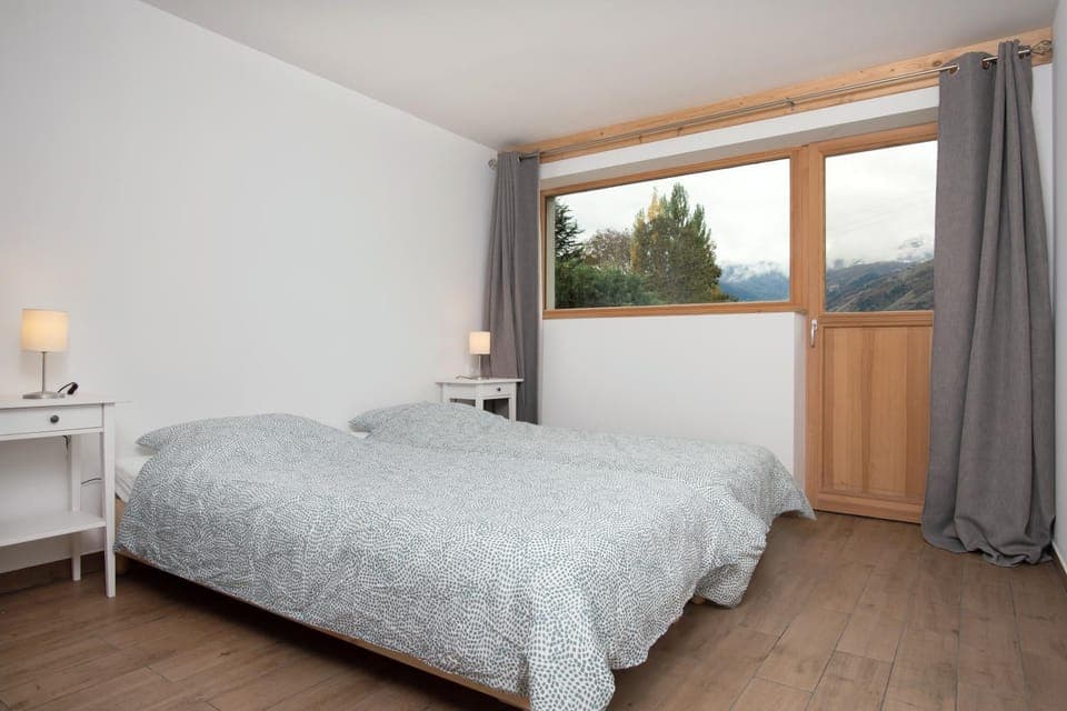 Bedroom, Garden view