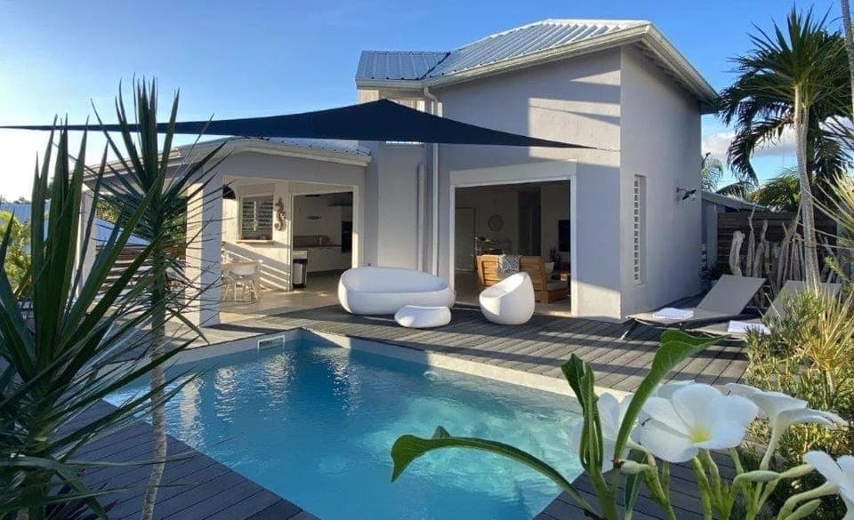 Property building, Swimming pool