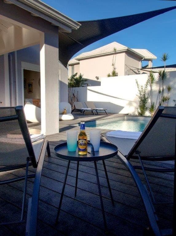 Pool view, Time of day, sunbed