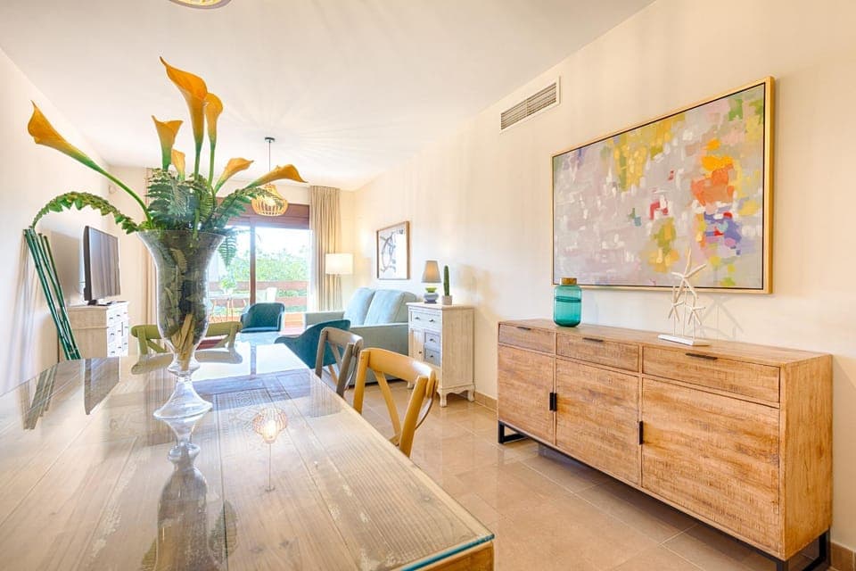 Living room, Dining area