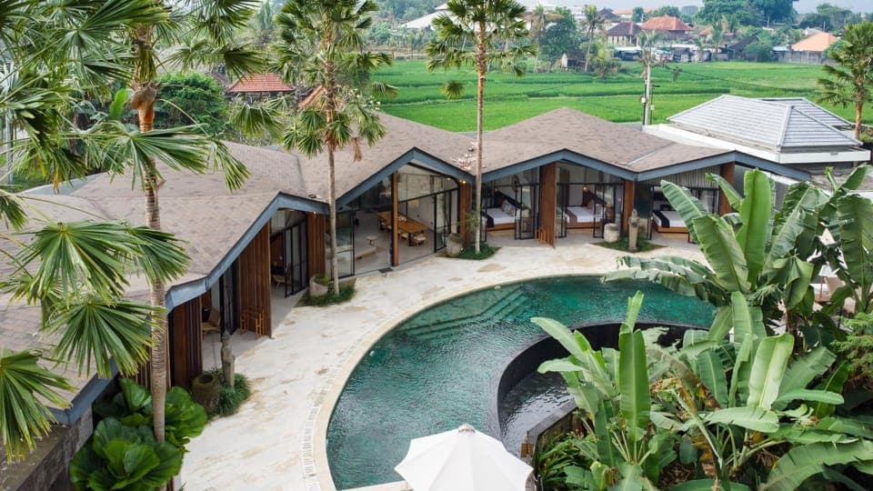Property building, Natural landscape, Pool view, Swimming pool
