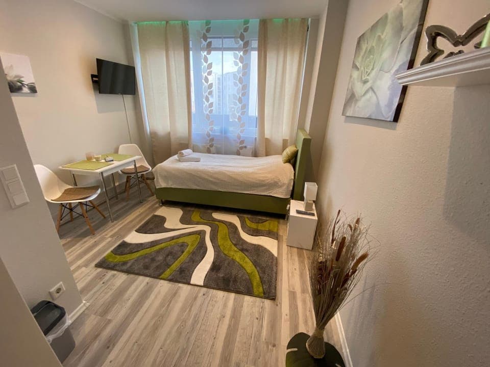 Photo of the whole room, Bedroom