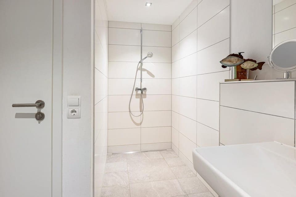 Bathroom, Living room