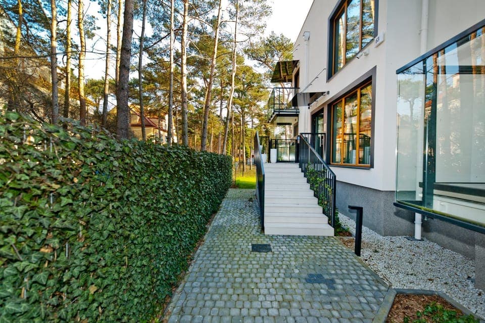 Property building, Facade/entrance, Garden