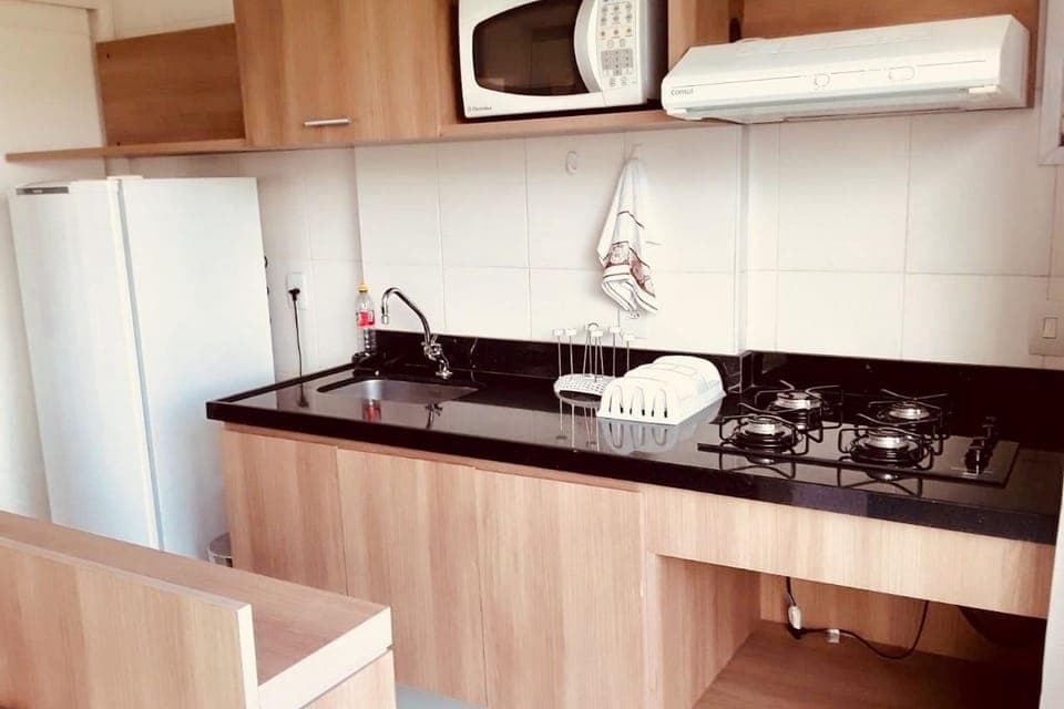 Kitchen or kitchenette, minibar, stove