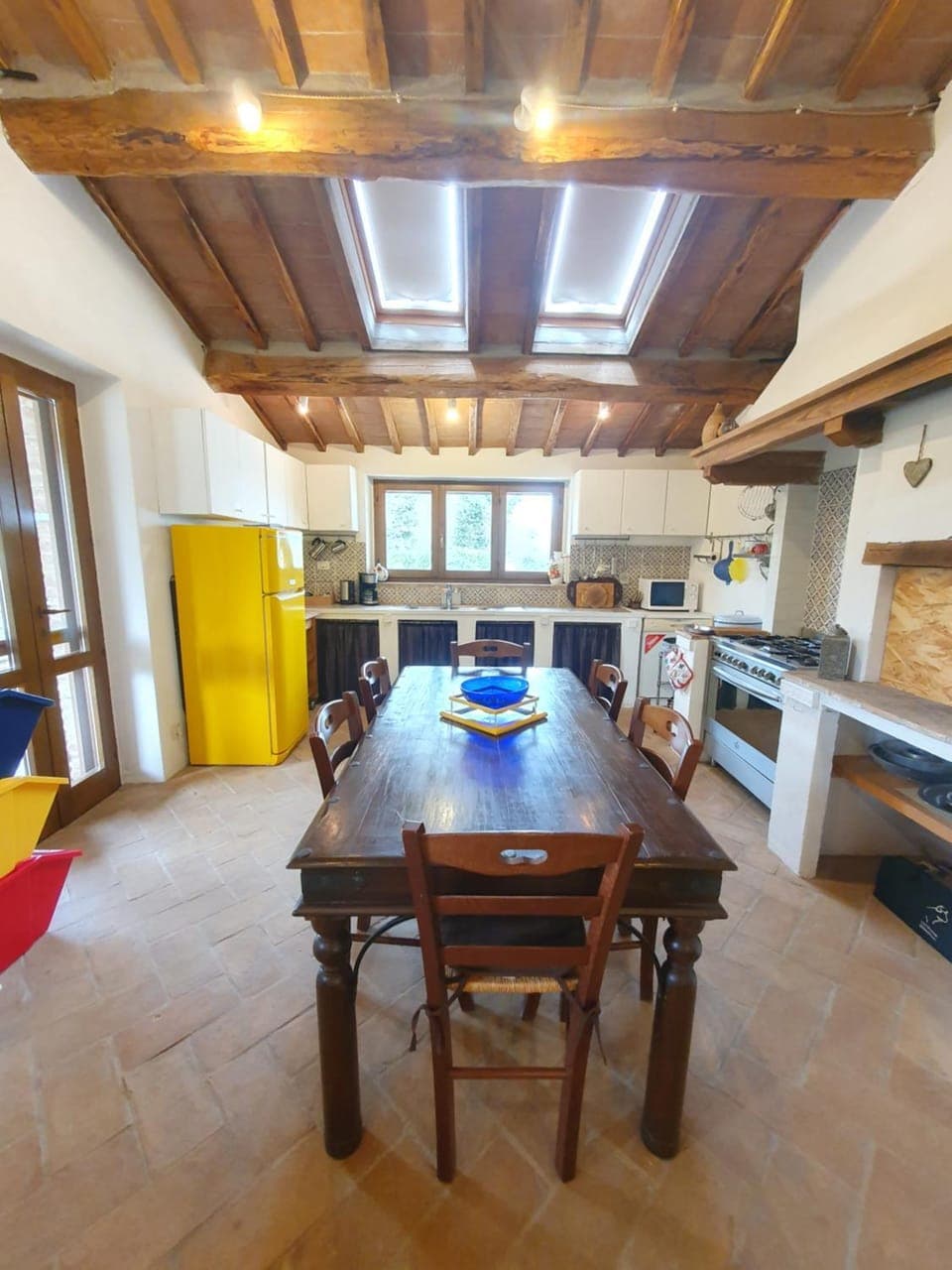 Kitchen or kitchenette, Dining area, stove