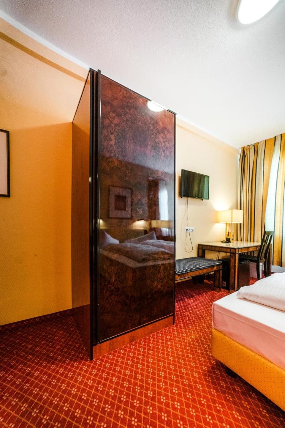 Photo of the whole room, wardrobe