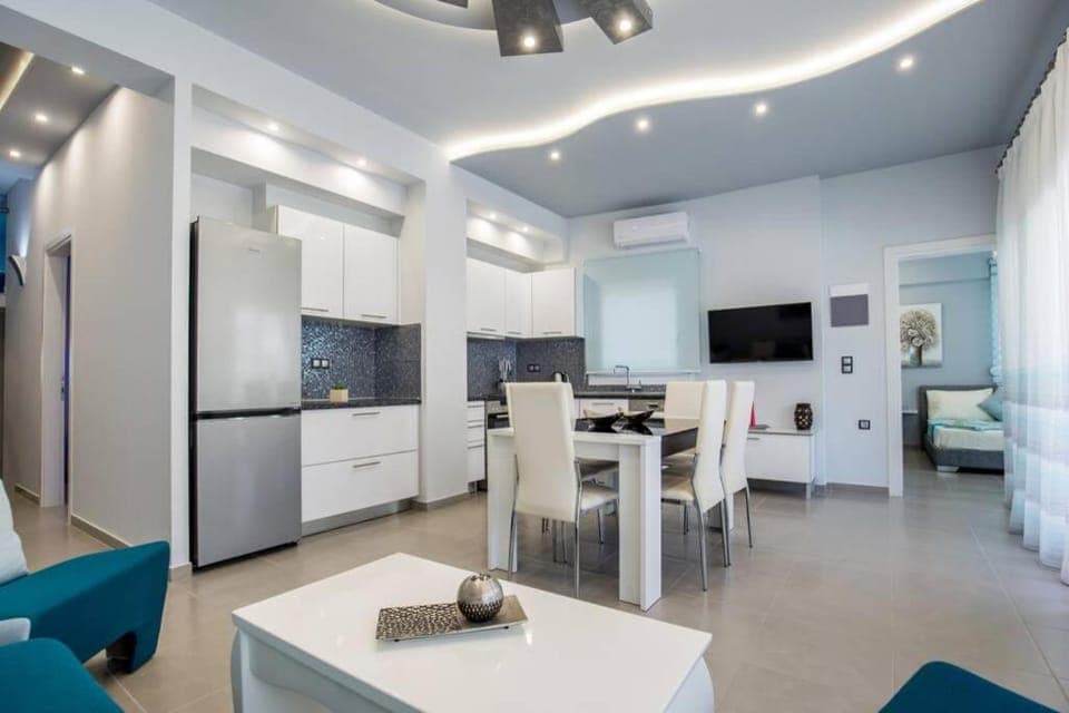 Living room, Dining area