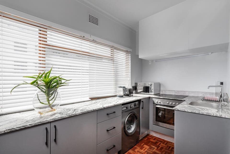 Coffee/tea facilities, Kitchen or kitchenette, minibar, pet friendly, stove, toaster, washing machine