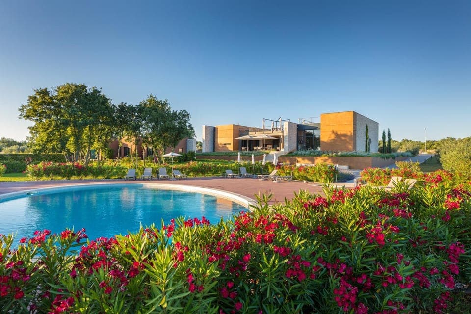 Property building, Swimming pool