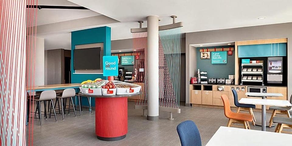 Food and drinks, Dining area, Food