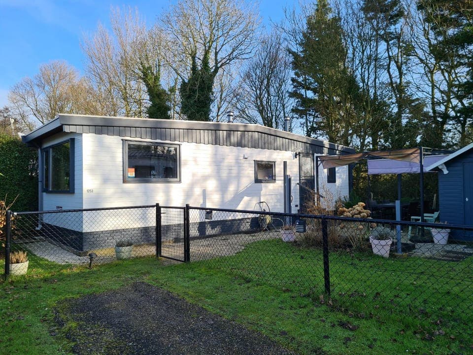 Property building, Facade/entrance, Off site