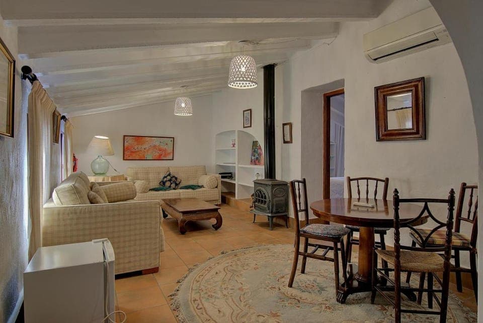 Seating area, Dining area