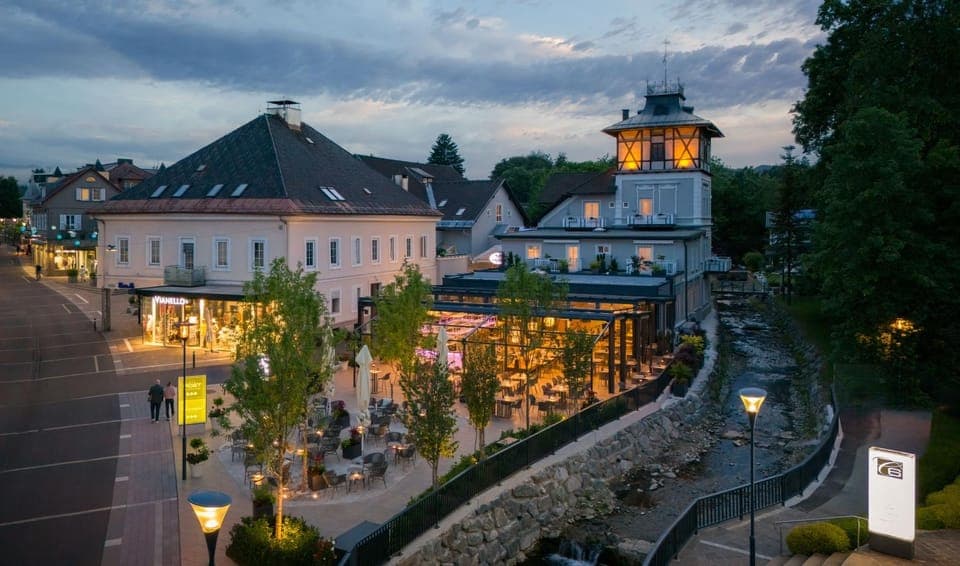 Property building, Night, Street view, Location
