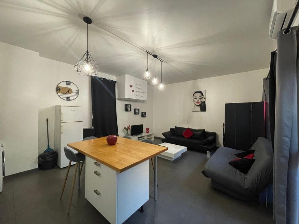 Living room, Dining area