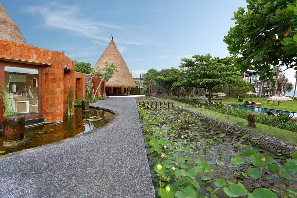 Property building, Day, Garden