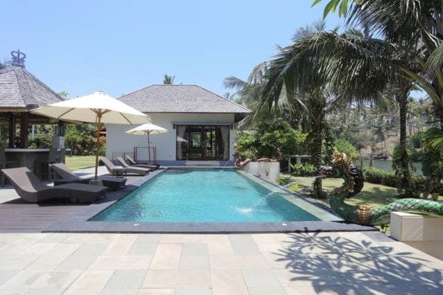 Property building, Swimming pool