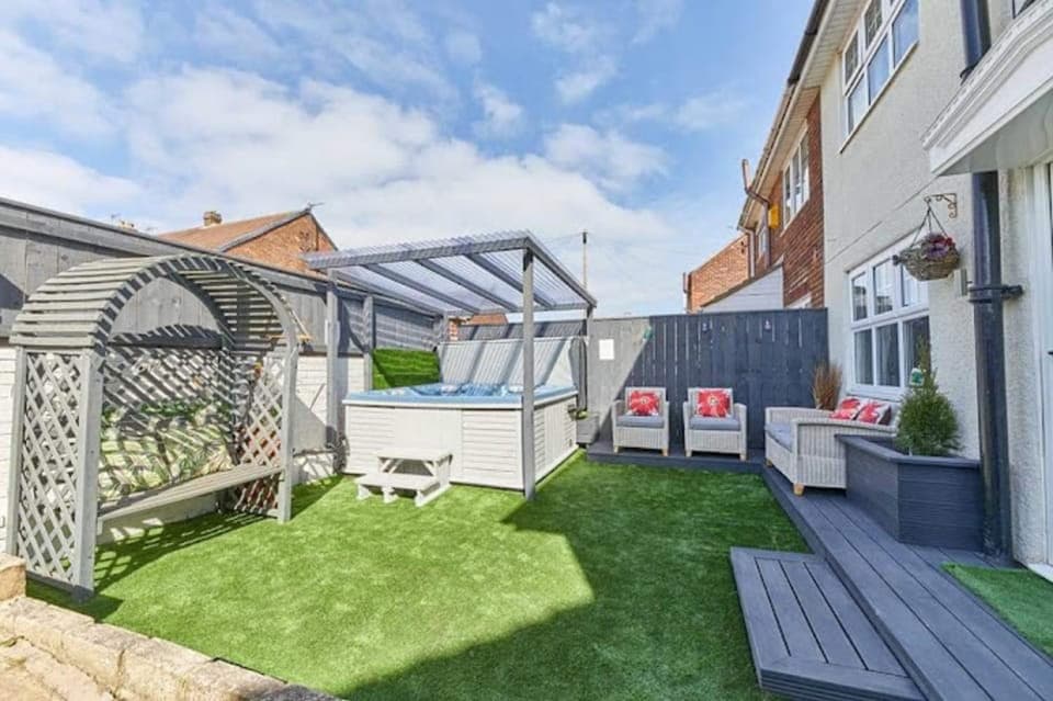 Property building, Garden