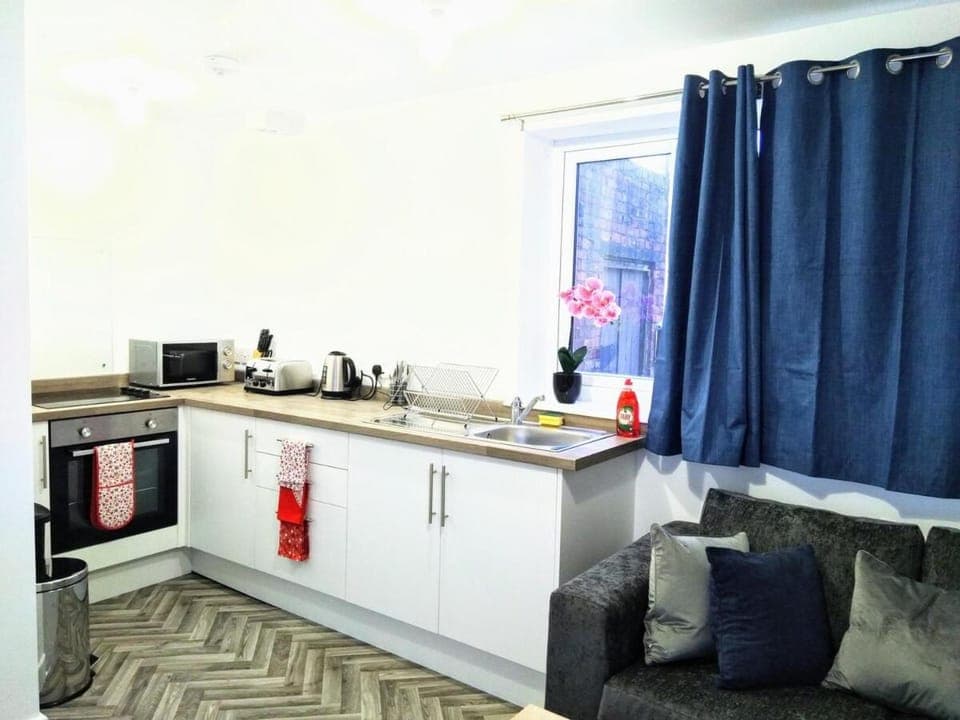 Kitchen or kitchenette, Seating area, minibar, pet friendly, stove