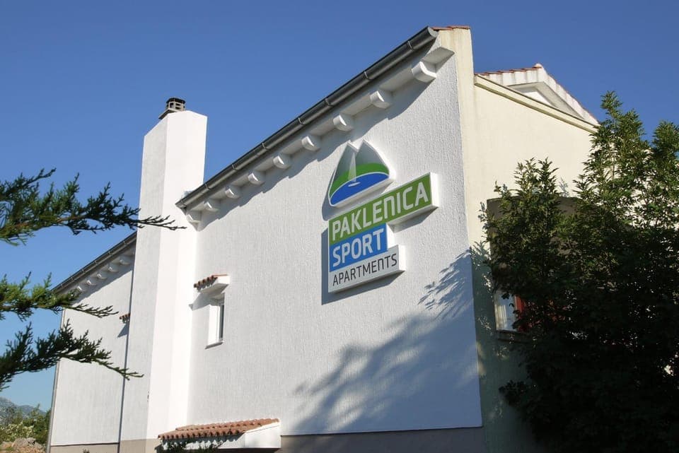 Property building, Facade/entrance, Property logo or sign