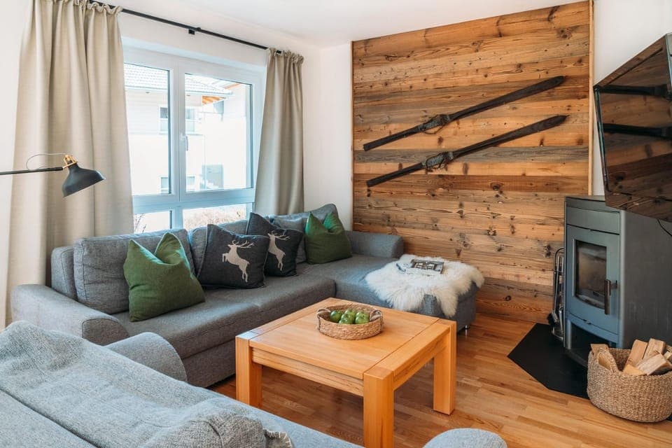 Property building, Swimming pool, Breakfast