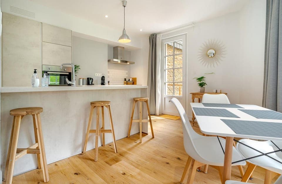 Coffee/tea facilities, Dining area, minibar, pet friendly, kitchen