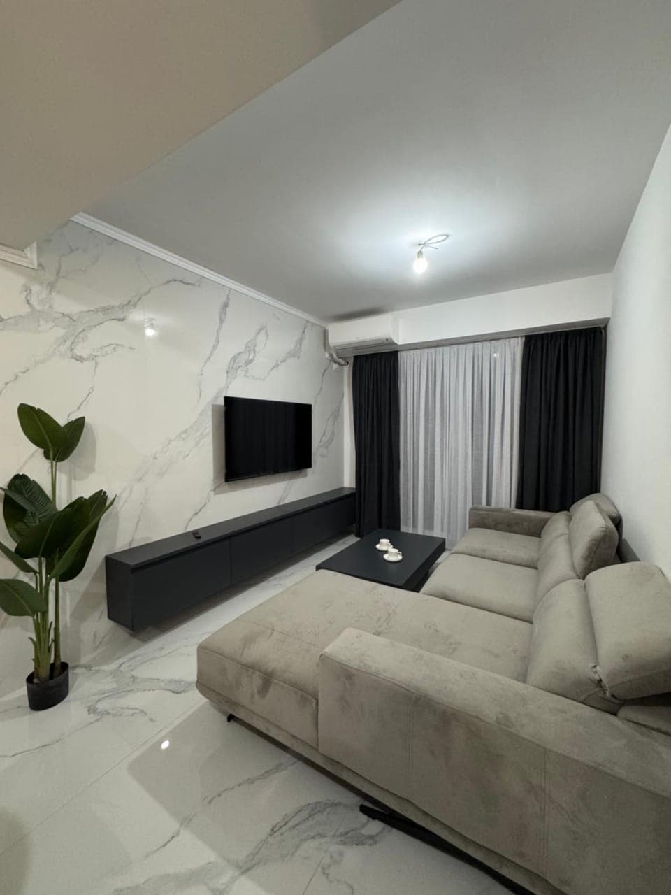 Communal lounge/ TV room, TV and multimedia, Living room, Seating area