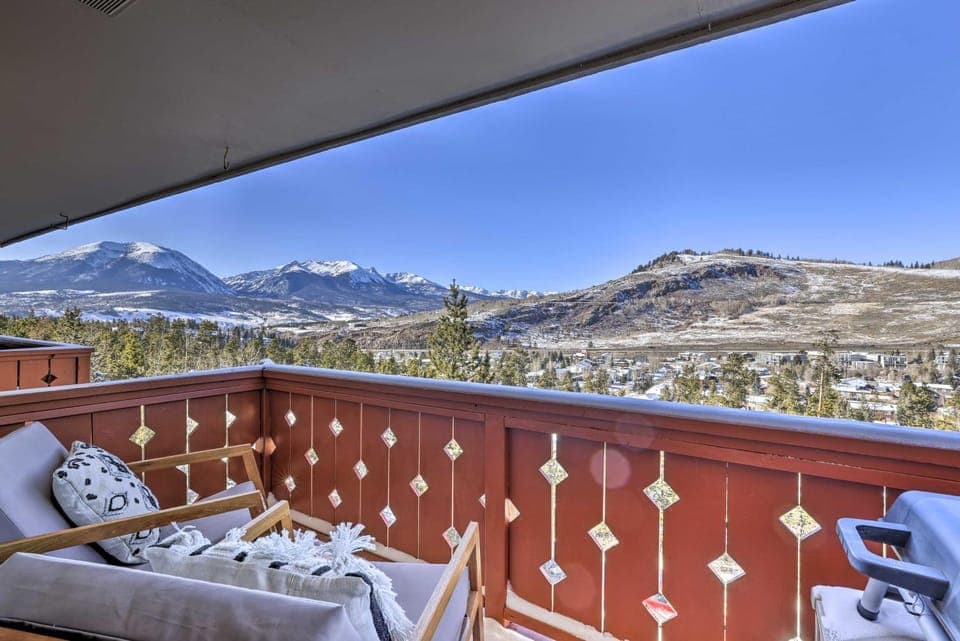 7 Mi to Keystone: Mtn-View Abode w/ Deck! House in Dillon