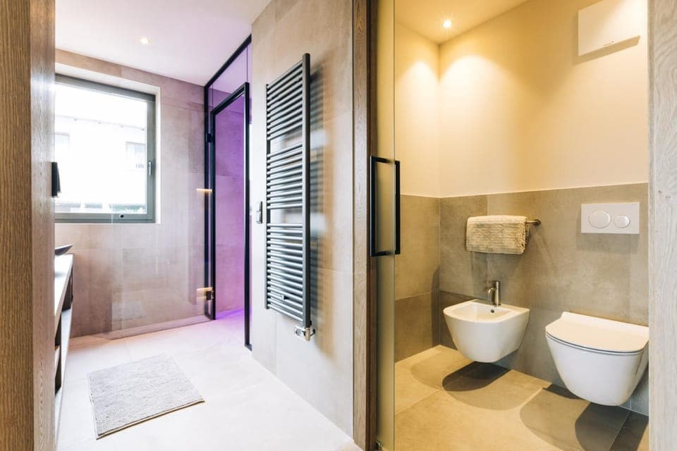 Shower, Toilet, bidet