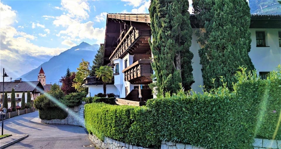 Property building, Facade/entrance, Garden, View (from property/room), Mountain view, Quiet street view